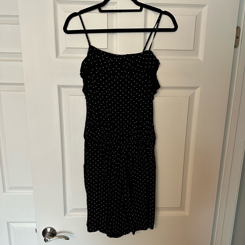 Old navy Romper. No tags, but never worn. Size is Medium Tall